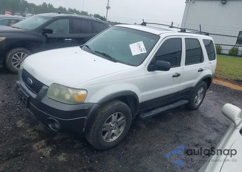 2005 Ford Escape Xlt z USA, uszkodzony, nr VIN 1FMCU03195KB11045